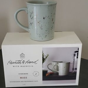 2 Green & gold New Coffee mugs in the original box